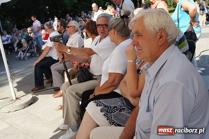 Zdjęcie w galerii na portalu naszraciborz.pl: Świetna zabawa przy 