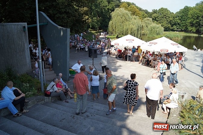 Zdjęcie w galerii na portalu naszraciborz.pl: Świetna zabawa przy 