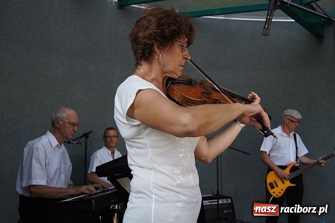 Zdjęcie w galerii na portalu naszraciborz.pl: Świetna zabawa przy 