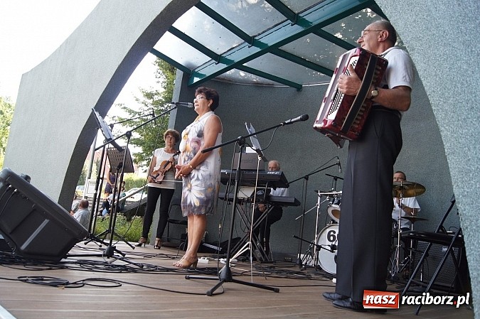 Zdjęcie w galerii na portalu naszraciborz.pl: Świetna zabawa przy 