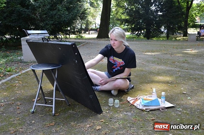 Zdjęcie w galerii na portalu naszraciborz.pl: Dawna siedziba Piastów utrwalana na obrazach wiadomości z regionu