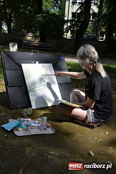 Zdjęcie w galerii na portalu naszraciborz.pl: Dawna siedziba Piastów utrwalana na obrazach wiadomości z regionu