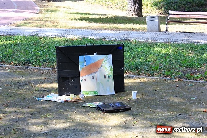 Zdjęcie w galerii na portalu naszraciborz.pl: Dawna siedziba Piastów utrwalana na obrazach wiadomości z regionu