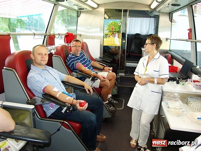 Zdjęcie w galerii na portalu naszraciborz.pl: Pogranicznicy honorowo oddawali krew wiadomości z regionu