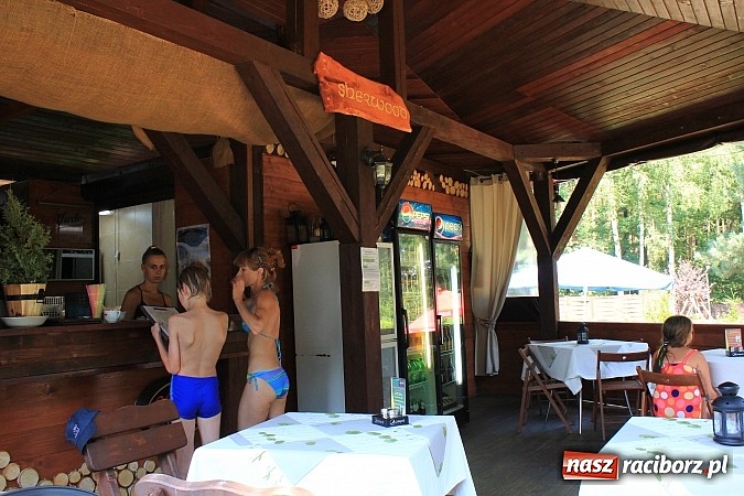 Zdjęcie w galerii na portalu naszraciborz.pl: Leśna Polana: Skok do wody dla ochłody wiadomości z regionu