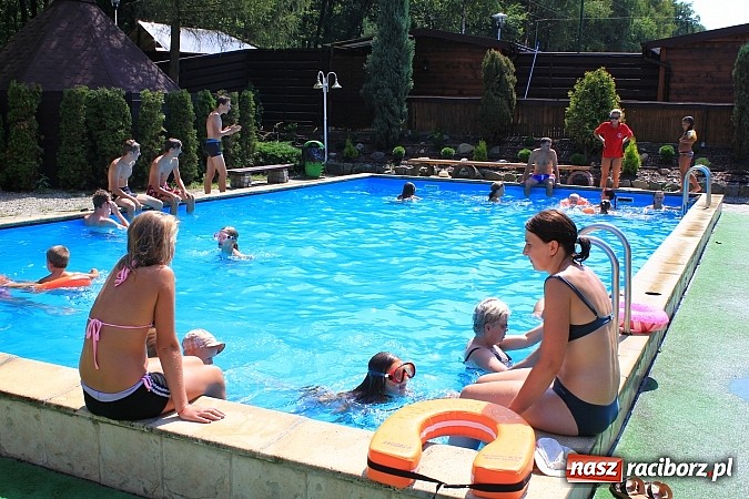 Zdjęcie w galerii na portalu naszraciborz.pl: Leśna Polana: Skok do wody dla ochłody wiadomości z regionu