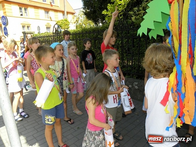 Zdjęcie w galerii na portalu naszraciborz.pl: Lato w bibliotece - w krainie Złotego Smoka wiadomości z regionu
