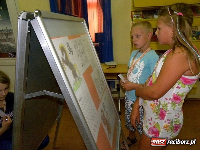 Zdjęcie w galerii na portalu naszraciborz.pl: Lato w bibliotece - w krainie Złotego Smoka wiadomości z regionu