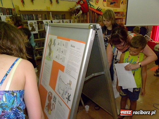 Zdjęcie w galerii na portalu naszraciborz.pl: Lato w bibliotece - w krainie Złotego Smoka wiadomości z regionu