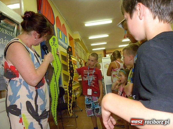 Zdjęcie w galerii na portalu naszraciborz.pl: Lato w bibliotece - w krainie Złotego Smoka wiadomości z regionu