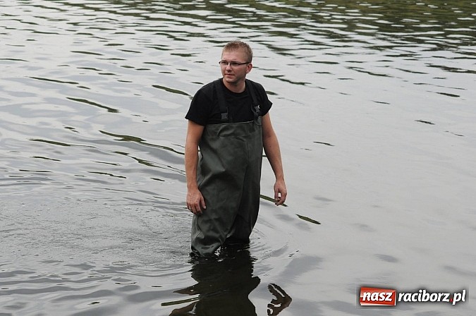 Zdjęcie w galerii na portalu naszraciborz.pl: Zabrakło miejsc w kajakach i pontonach. Miting wodniacki Morawskich Wrót wiadomości z regionu