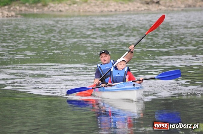 Zdjęcie w galerii na portalu naszraciborz.pl: Zabrakło miejsc w kajakach i pontonach. Miting wodniacki Morawskich Wrót wiadomości z regionu