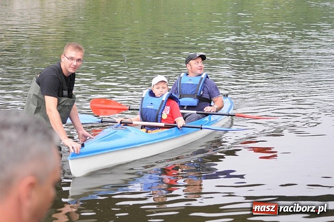 Zdjęcie w galerii na portalu naszraciborz.pl: Zabrakło miejsc w kajakach i pontonach. Miting wodniacki Morawskich Wrót wiadomości z regionu