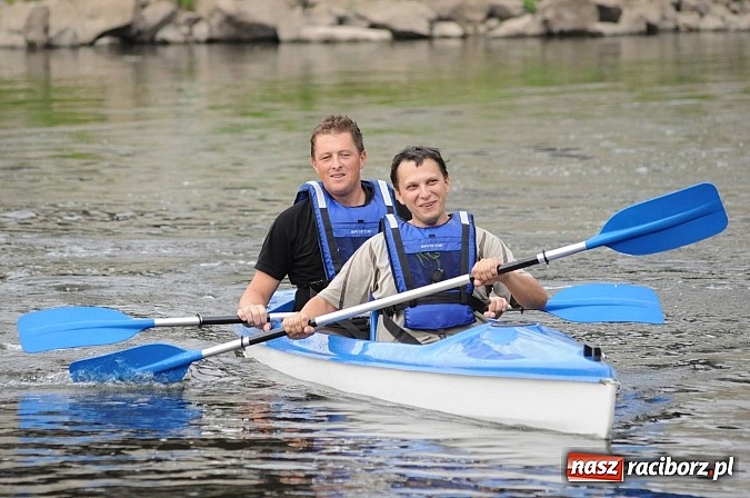 Zdjęcie w galerii na portalu naszraciborz.pl: Zabrakło miejsc w kajakach i pontonach. Miting wodniacki Morawskich Wrót wiadomości z regionu