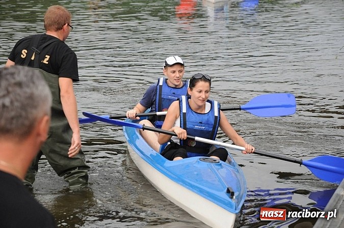 Zdjęcie w galerii na portalu naszraciborz.pl: Zabrakło miejsc w kajakach i pontonach. Miting wodniacki Morawskich Wrót wiadomości z regionu