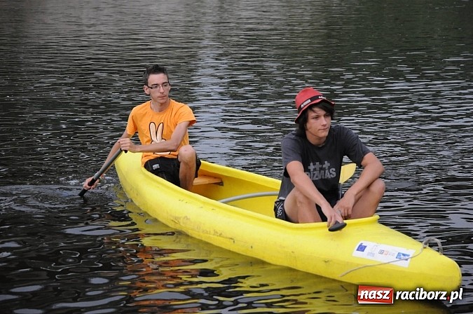 Zdjęcie w galerii na portalu naszraciborz.pl: Zabrakło miejsc w kajakach i pontonach. Miting wodniacki Morawskich Wrót wiadomości z regionu