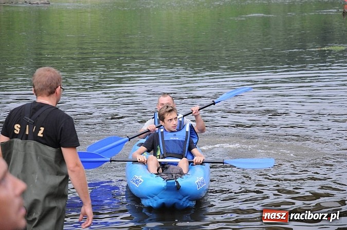 Zdjęcie w galerii na portalu naszraciborz.pl: Zabrakło miejsc w kajakach i pontonach. Miting wodniacki Morawskich Wrót wiadomości z regionu