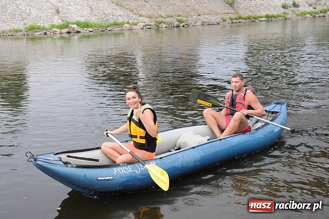 Zdjęcie w galerii na portalu naszraciborz.pl: Zabrakło miejsc w kajakach i pontonach. Miting wodniacki Morawskich Wrót wiadomości z regionu
