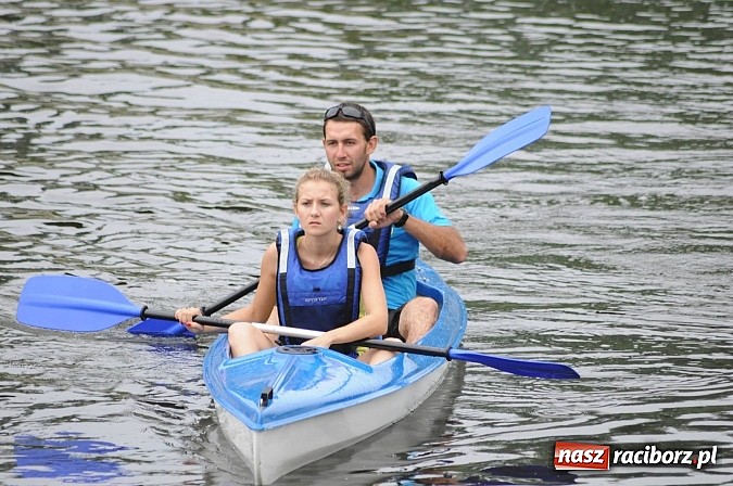 Zdjęcie w galerii na portalu naszraciborz.pl: Zabrakło miejsc w kajakach i pontonach. Miting wodniacki Morawskich Wrót wiadomości z regionu