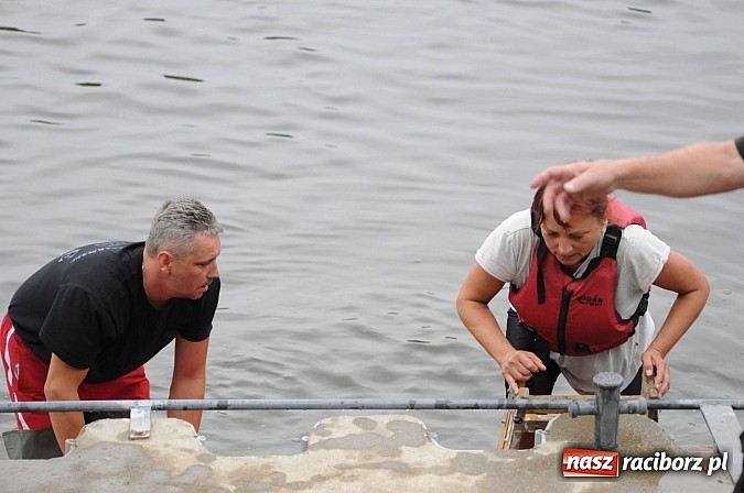 Zdjęcie w galerii na portalu naszraciborz.pl: Zabrakło miejsc w kajakach i pontonach. Miting wodniacki Morawskich Wrót wiadomości z regionu