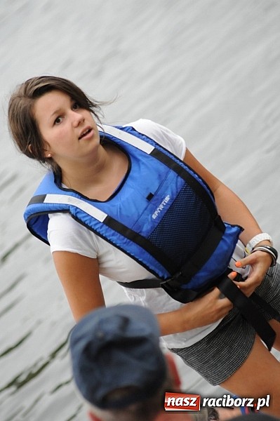 Zdjęcie w galerii na portalu naszraciborz.pl: Zabrakło miejsc w kajakach i pontonach. Miting wodniacki Morawskich Wrót wiadomości z regionu
