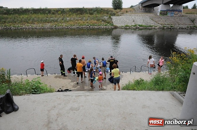 Zdjęcie w galerii na portalu naszraciborz.pl: Zabrakło miejsc w kajakach i pontonach. Miting wodniacki Morawskich Wrót wiadomości z regionu