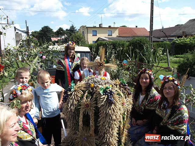 Zdjęcie w galerii na portalu naszraciborz.pl: Dożynki 2008: Za słabo płacą wiadomości z regionu
