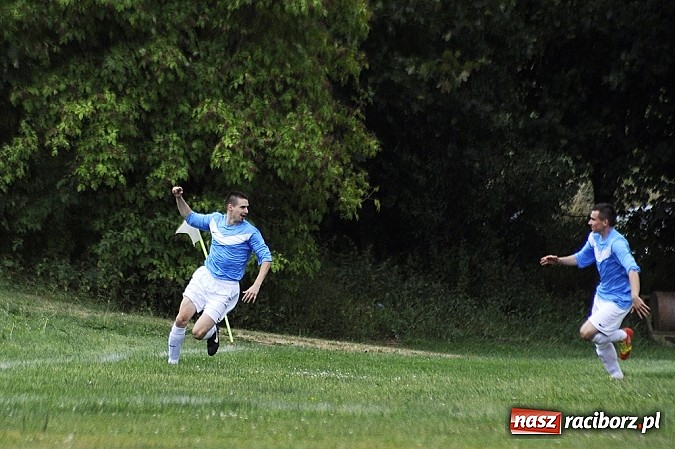 Zdjęcie w galerii na portalu naszraciborz.pl: Buk Rudy pokonał LKS Pawłów wiadomości z regionu