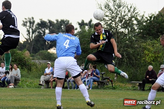 Zdjęcie w galerii na portalu naszraciborz.pl: Buk Rudy pokonał LKS Pawłów wiadomości z regionu