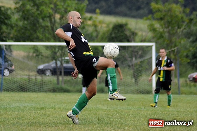 Zdjęcie w galerii na portalu naszraciborz.pl: Buk Rudy pokonał LKS Pawłów wiadomości z regionu