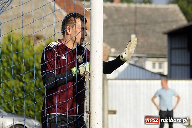 Zdjęcie w galerii na portalu naszraciborz.pl: Buk Rudy pokonał LKS Pawłów wiadomości z regionu