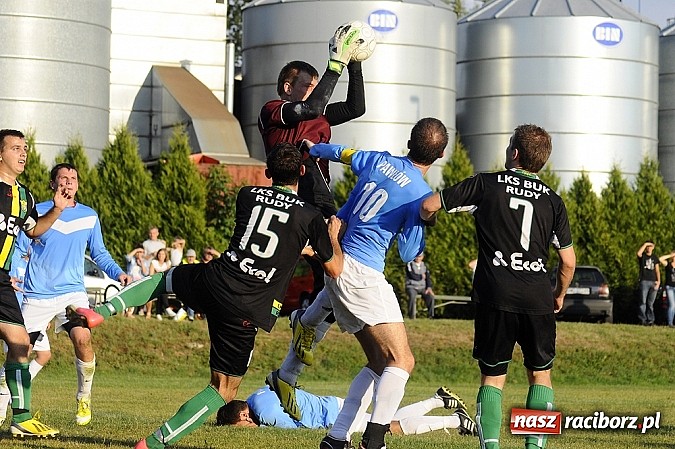 Zdjęcie w galerii na portalu naszraciborz.pl: Buk Rudy pokonał LKS Pawłów wiadomości z regionu