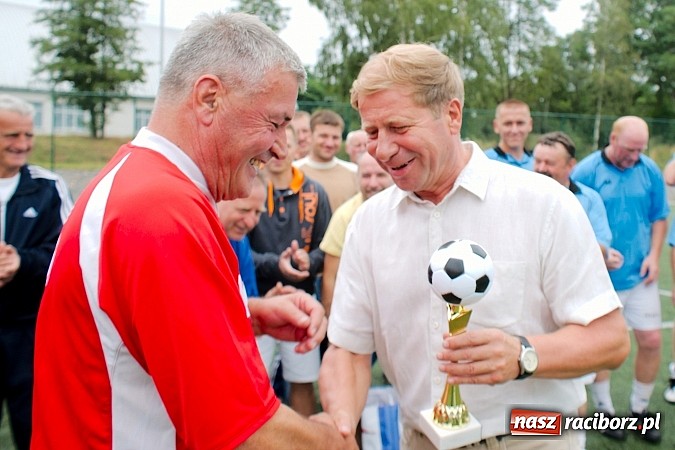 Zdjęcie w galerii na portalu naszraciborz.pl: Oldboy Cup 2013: Zespół z Niemiec zdobył puchar. Krzanowice drugie  wiadomości z regionu