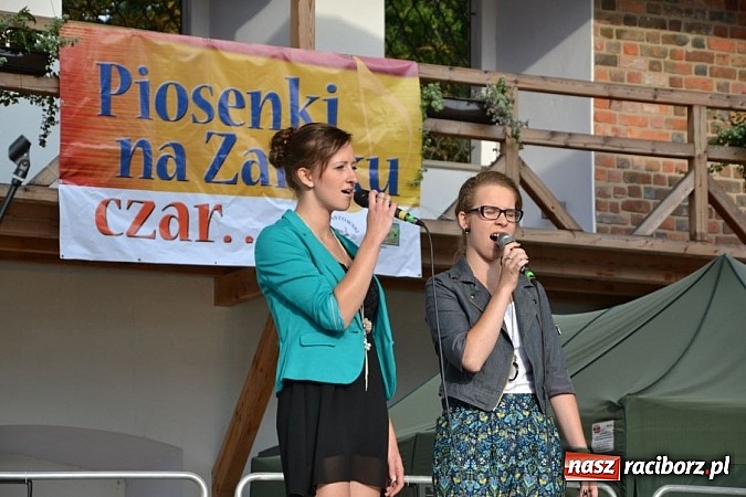 Zdjęcie w galerii na portalu naszraciborz.pl: Letnie piosenki zabrzmiały na Zamku wiadomości z regionu