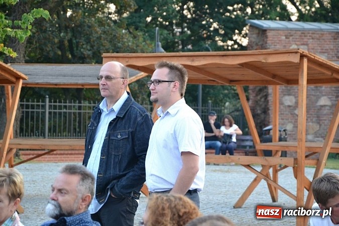 Zdjęcie w galerii na portalu naszraciborz.pl: Letnie piosenki zabrzmiały na Zamku wiadomości z regionu