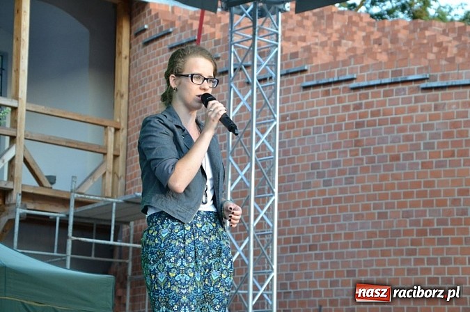 Zdjęcie w galerii na portalu naszraciborz.pl: Letnie piosenki zabrzmiały na Zamku wiadomości z regionu