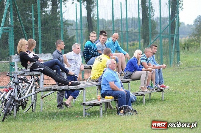 Zdjęcie w galerii na portalu naszraciborz.pl: Derby gminne. Dwa oblicza Zabełkowa. Do remisu brakowało niewiele wiadomości z regionu