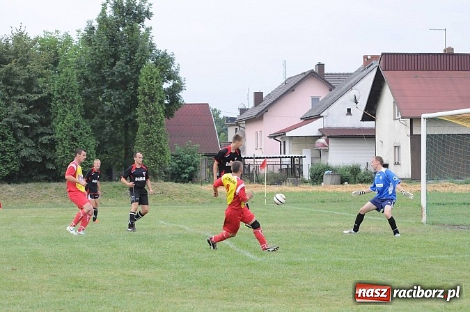 Zdjęcie w galerii na portalu naszraciborz.pl: Derby gminne. Dwa oblicza Zabełkowa. Do remisu brakowało niewiele wiadomości z regionu