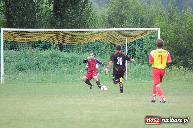 Zdjęcie w galerii na portalu naszraciborz.pl: Derby gminne. Dwa oblicza Zabełkowa. Do remisu brakowało niewiele wiadomości z regionu