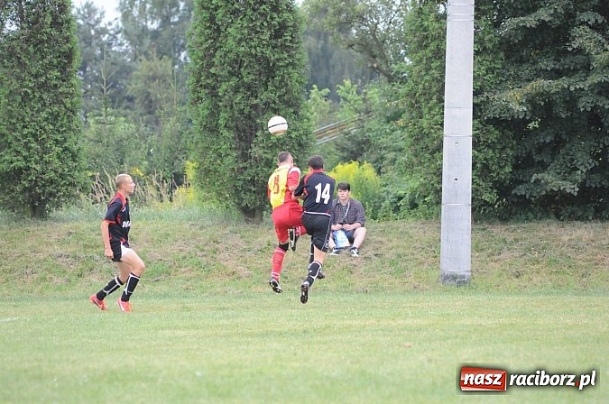 Zdjęcie w galerii na portalu naszraciborz.pl: Derby gminne. Dwa oblicza Zabełkowa. Do remisu brakowało niewiele wiadomości z regionu