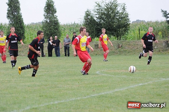 Zdjęcie w galerii na portalu naszraciborz.pl: Derby gminne. Dwa oblicza Zabełkowa. Do remisu brakowało niewiele wiadomości z regionu