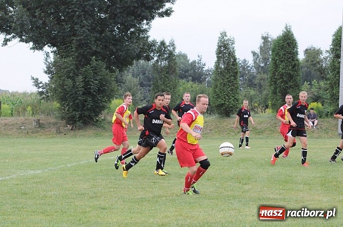 Zdjęcie w galerii na portalu naszraciborz.pl: Derby gminne. Dwa oblicza Zabełkowa. Do remisu brakowało niewiele wiadomości z regionu