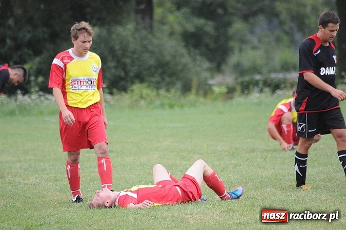 Zdjęcie w galerii na portalu naszraciborz.pl: Derby gminne. Dwa oblicza Zabełkowa. Do remisu brakowało niewiele wiadomości z regionu