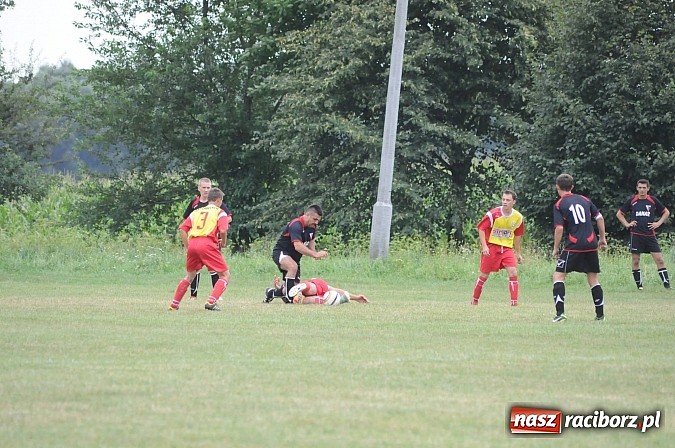 Zdjęcie w galerii na portalu naszraciborz.pl: Derby gminne. Dwa oblicza Zabełkowa. Do remisu brakowało niewiele wiadomości z regionu