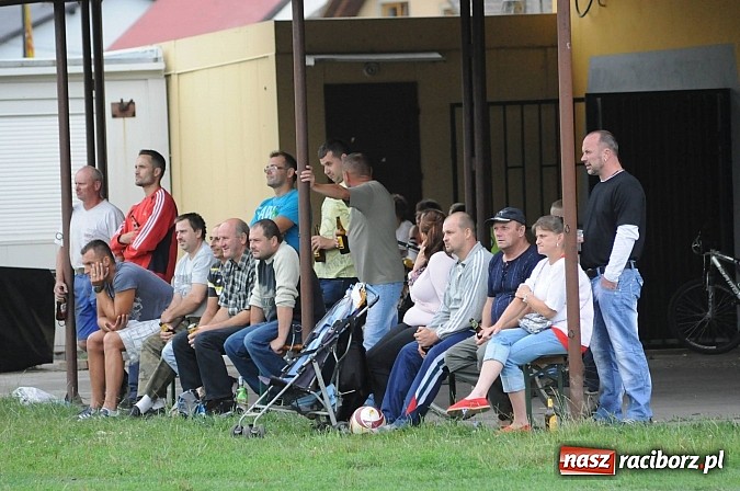 Zdjęcie w galerii na portalu naszraciborz.pl: Derby gminne. Dwa oblicza Zabełkowa. Do remisu brakowało niewiele wiadomości z regionu