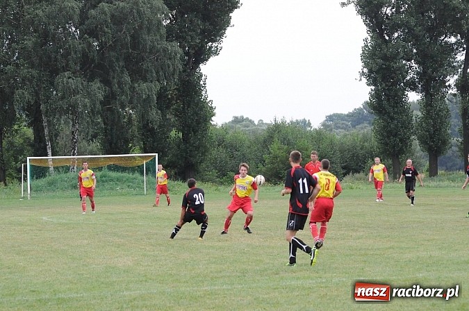 Zdjęcie w galerii na portalu naszraciborz.pl: Derby gminne. Dwa oblicza Zabełkowa. Do remisu brakowało niewiele wiadomości z regionu