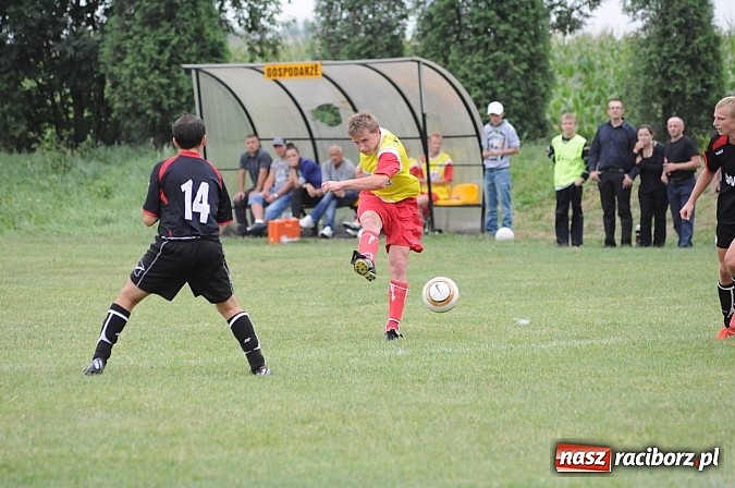 Zdjęcie w galerii na portalu naszraciborz.pl: Derby gminne. Dwa oblicza Zabełkowa. Do remisu brakowało niewiele wiadomości z regionu