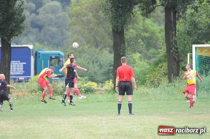Zdjęcie w galerii na portalu naszraciborz.pl: Derby gminne. Dwa oblicza Zabełkowa. Do remisu brakowało niewiele wiadomości z regionu