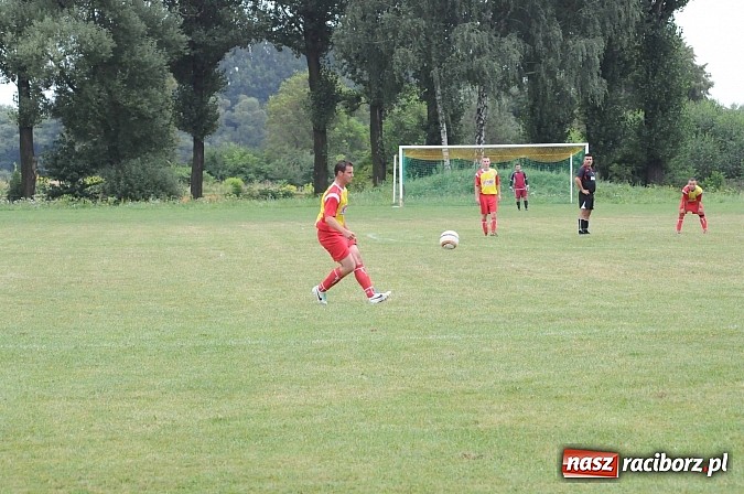 Zdjęcie w galerii na portalu naszraciborz.pl: Derby gminne. Dwa oblicza Zabełkowa. Do remisu brakowało niewiele wiadomości z regionu