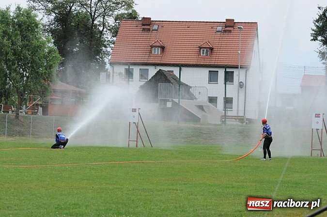 Zdjęcie w galerii na portalu naszraciborz.pl: Zawody strażackie w Chałupkach - Roszków w dobrej formie przed mistrzostwami powiatu wiadomości z regionu